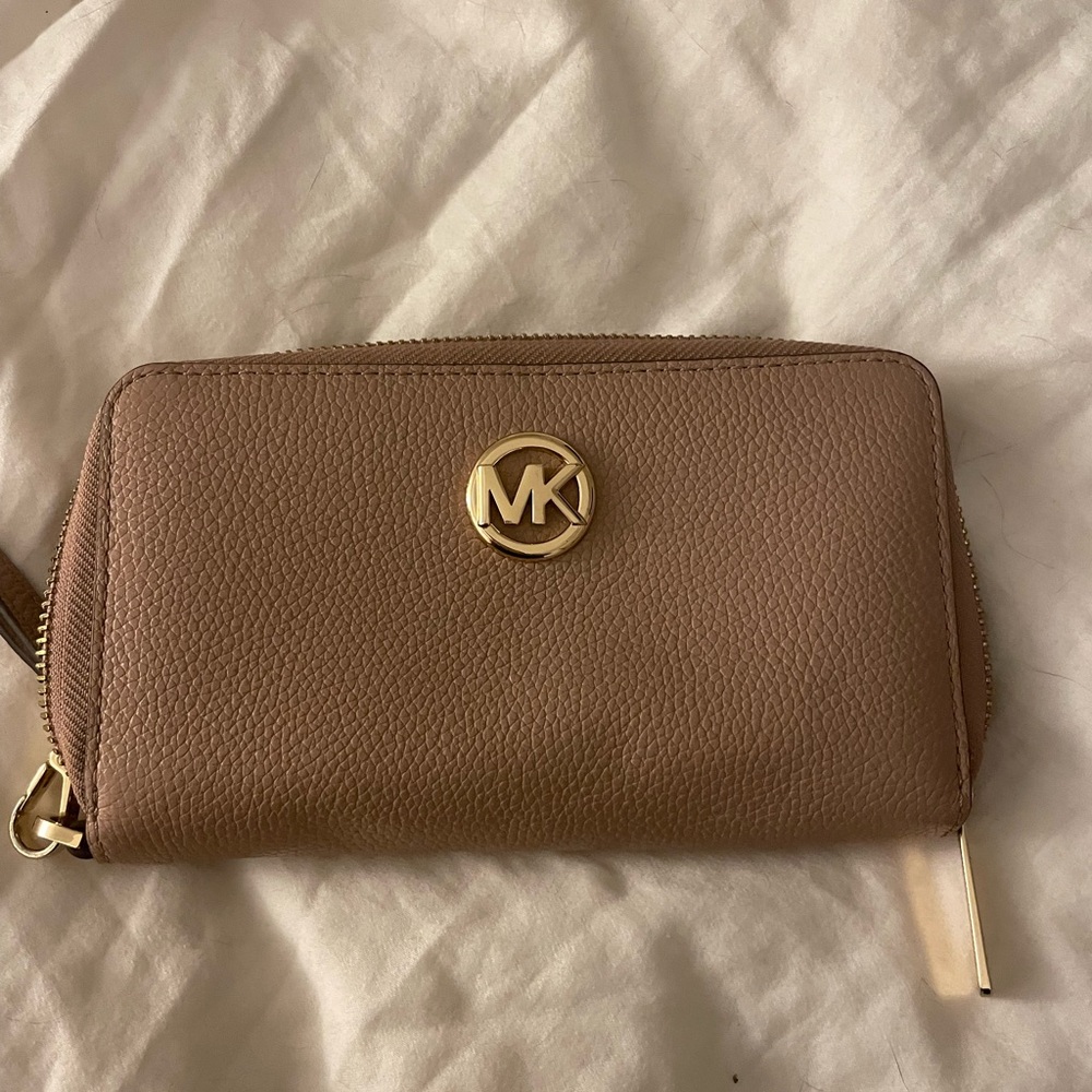 Michael Kors Brown Leather Zip Wallet